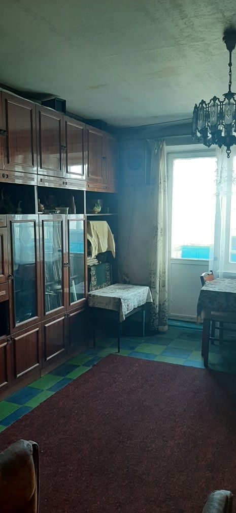 продається 3х кімнатна квартира