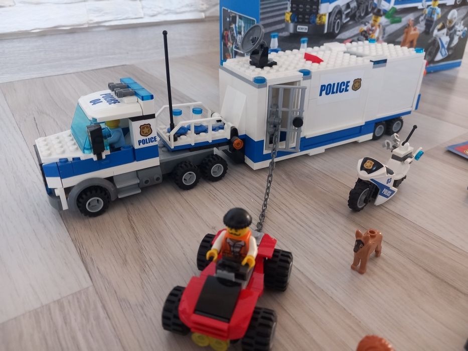Lego City  60139 Mobilne Centrum Dowodzenia