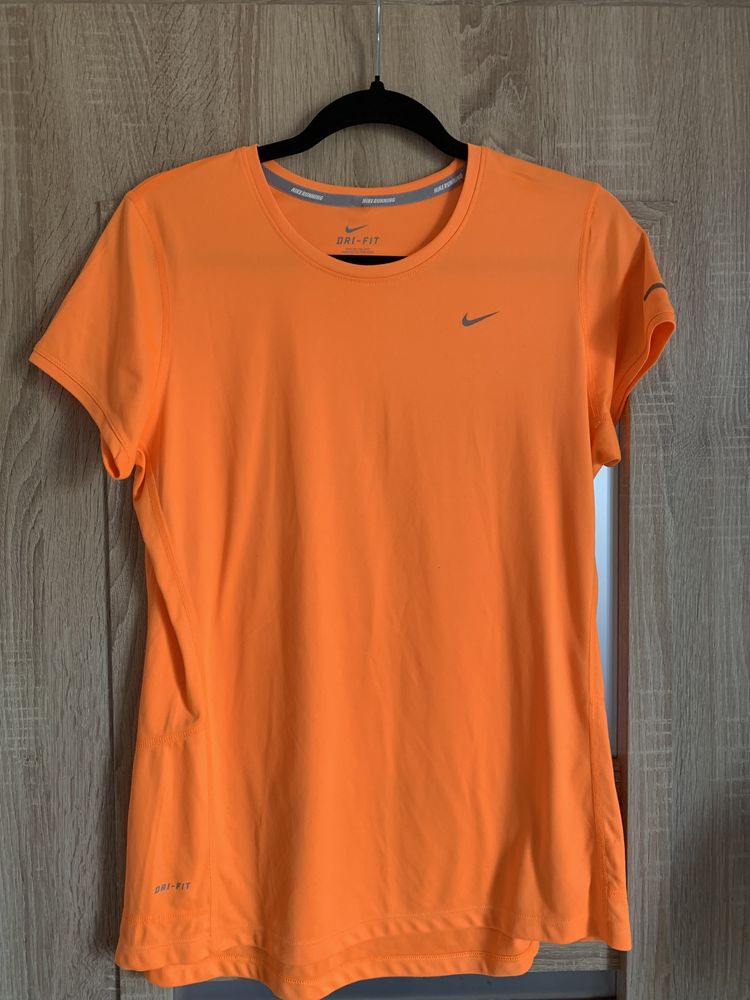 Pomarańczowa koszulka Nike