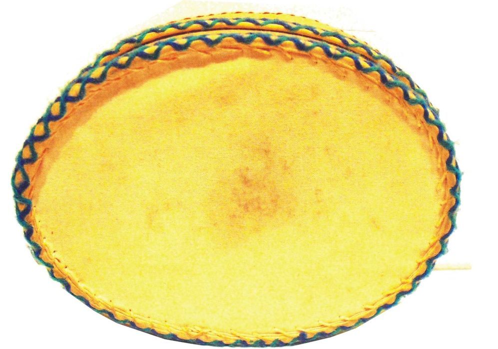 Caixa em pano de Viana do Castelo bordada