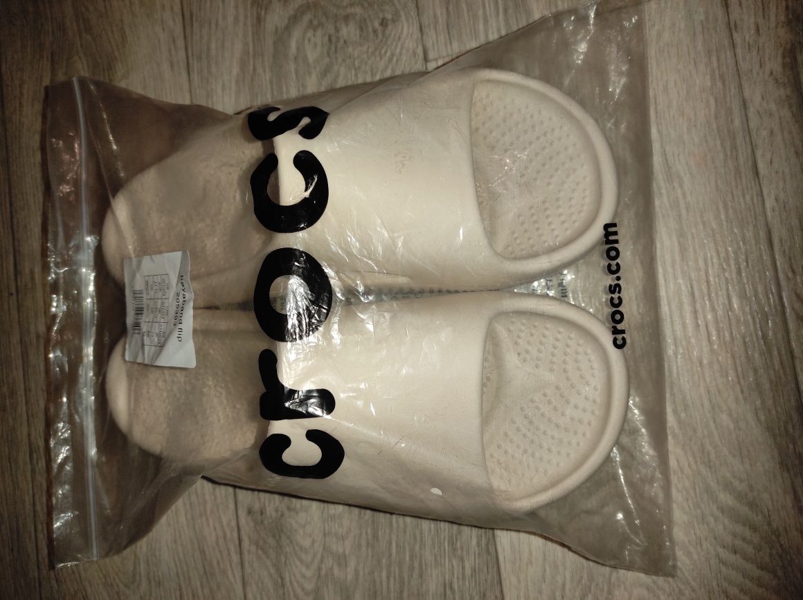 Crocs mellow slide 45
