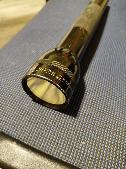 Фонарь американский MAG-LITE на 3 D-батарейки.