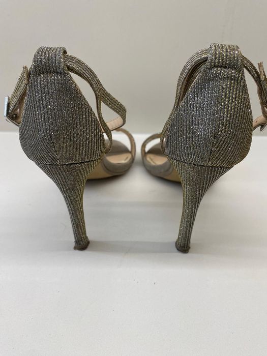 Sandálias e mala de cerimónia prateada/dourada