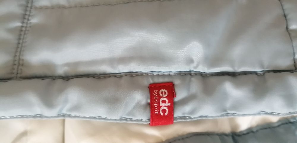 Утеплена на синтапоні  куртка бомбер S-M