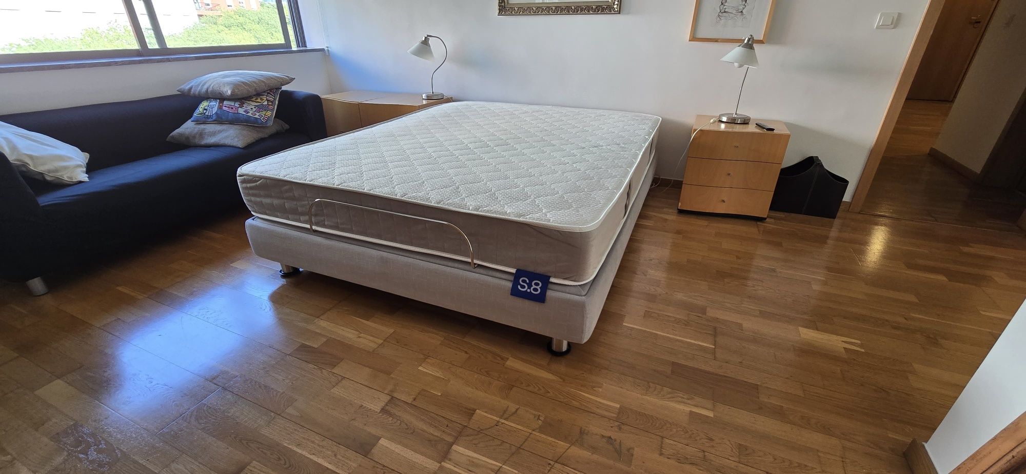Cama articulada ERGOMOTION e colchão Sleep8