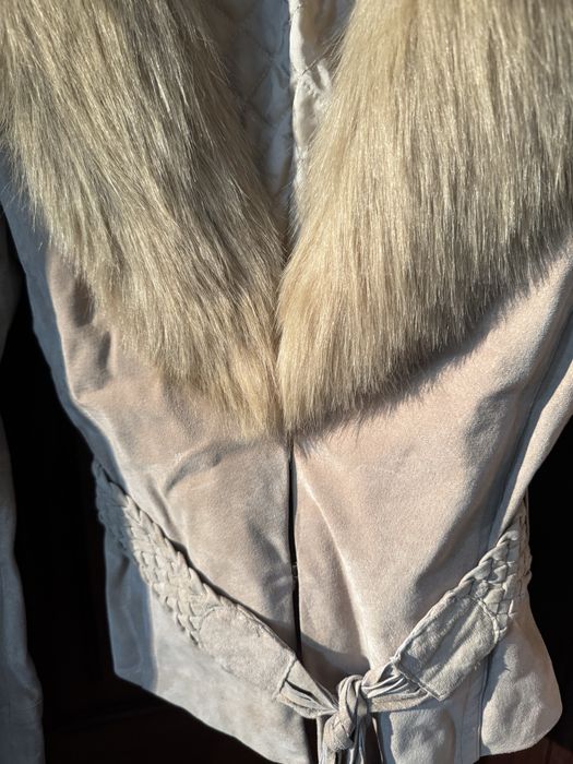 Casaco de camurça com pele