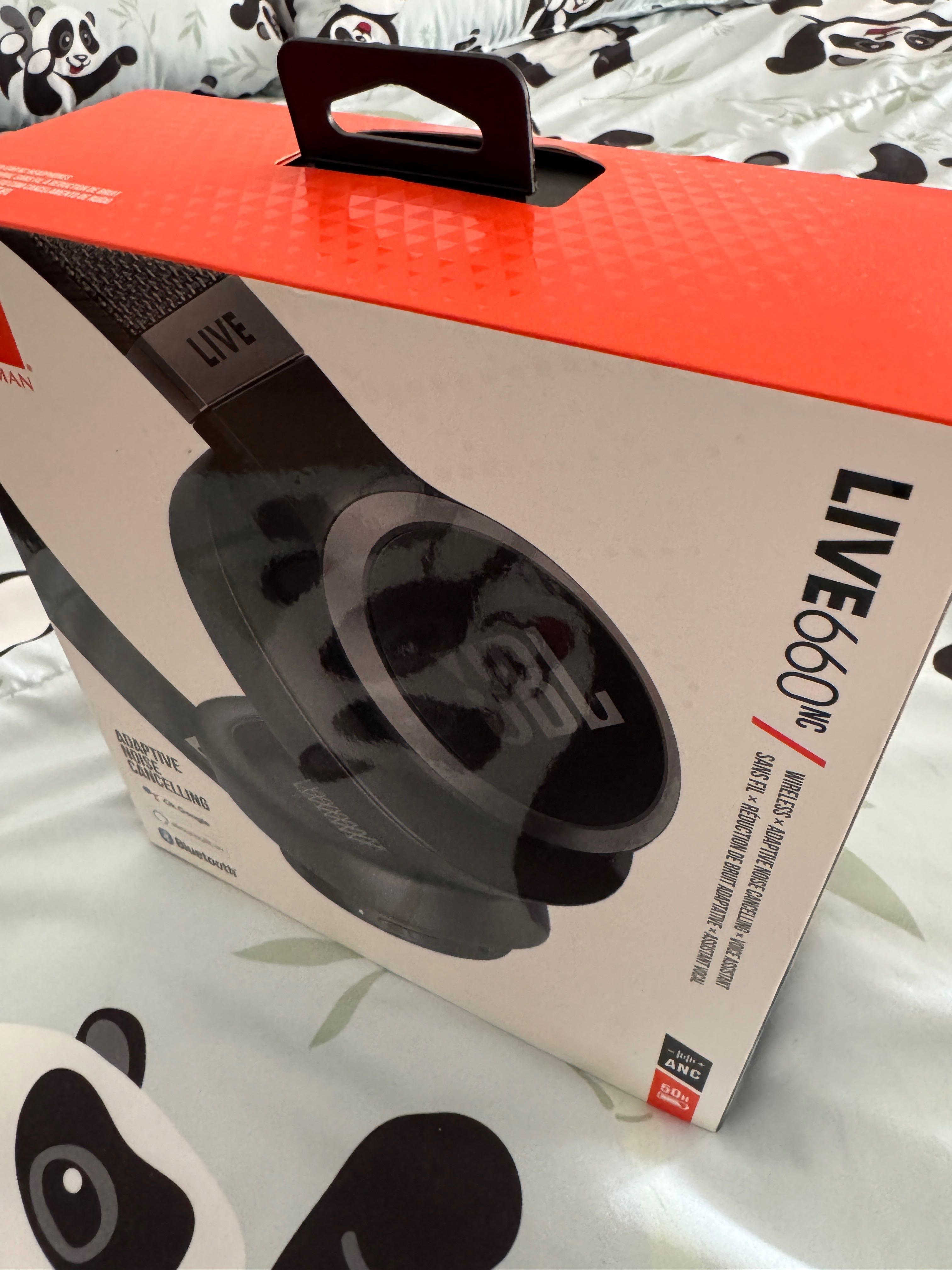 JBL Live 660NC Wireless Over-Ear
Headphone