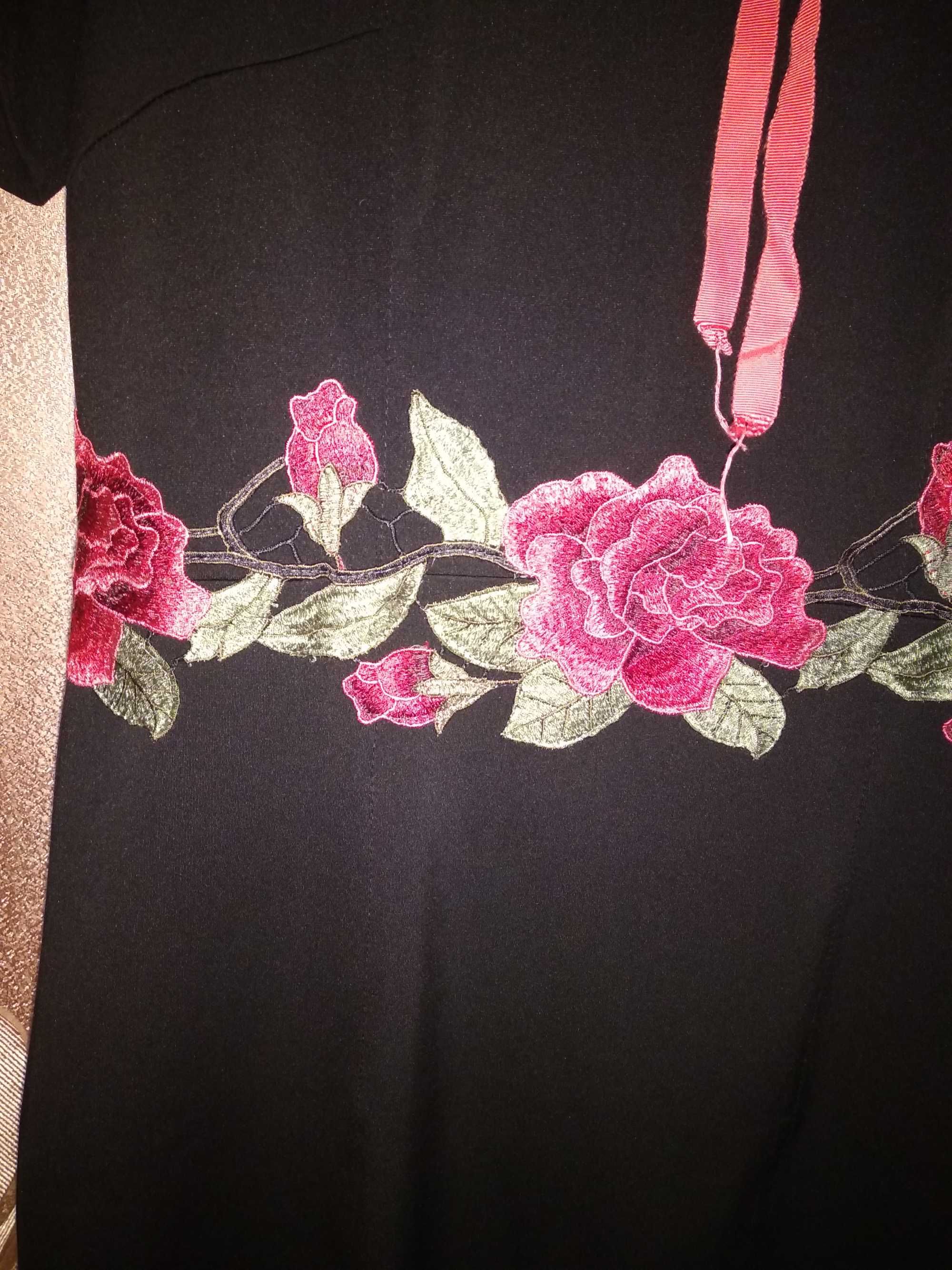 Жіноче плаття вишивка з  розами