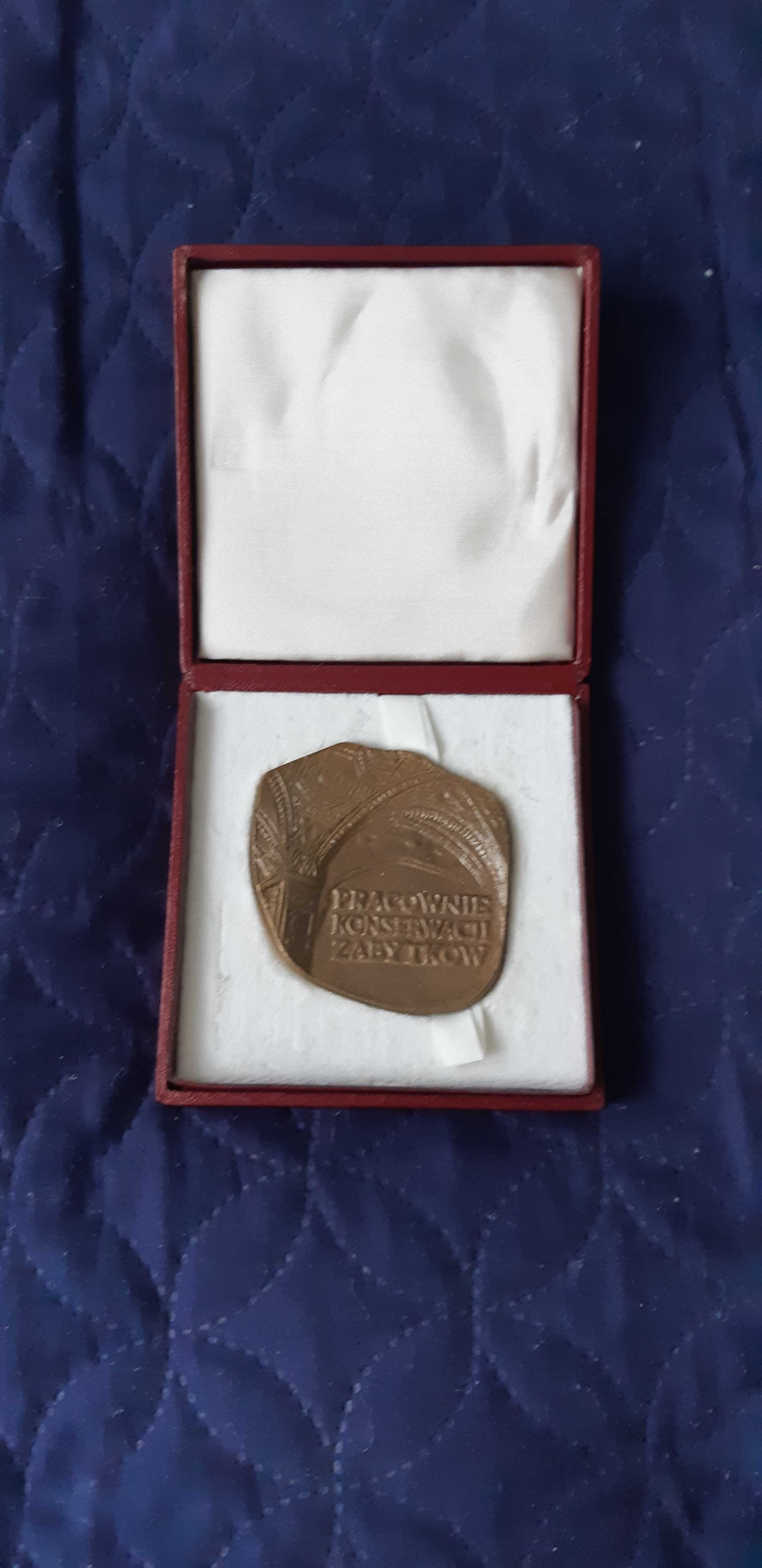 medal Pracownie konserwacji zabytków + pudełko