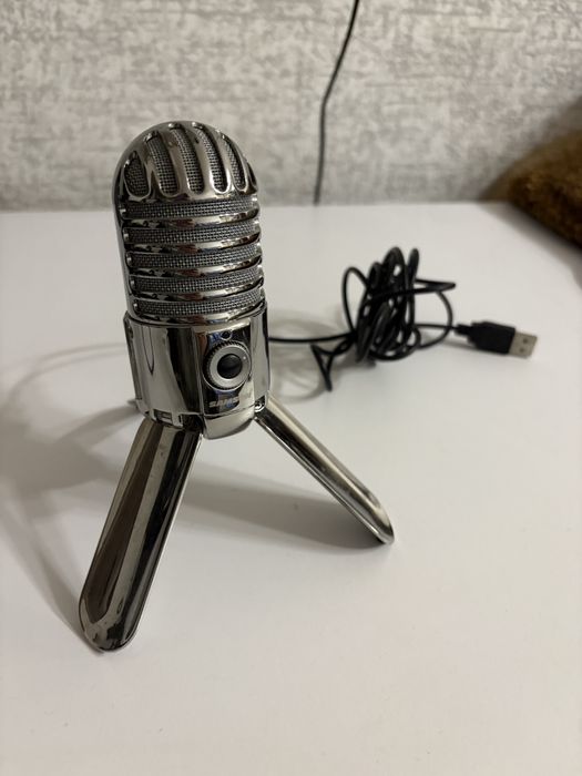 Продам хромовий мікрофон Samsonn Meteor Mic