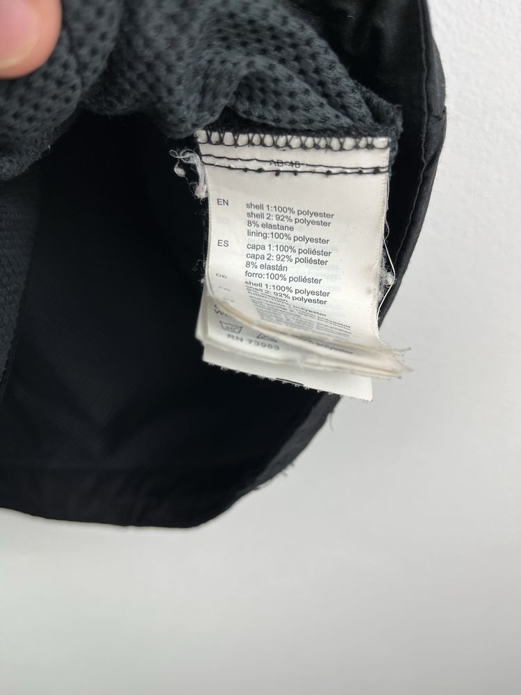 Czarna kurtka sportowa watrówka męska Helly Hansen rozmiar M fit L