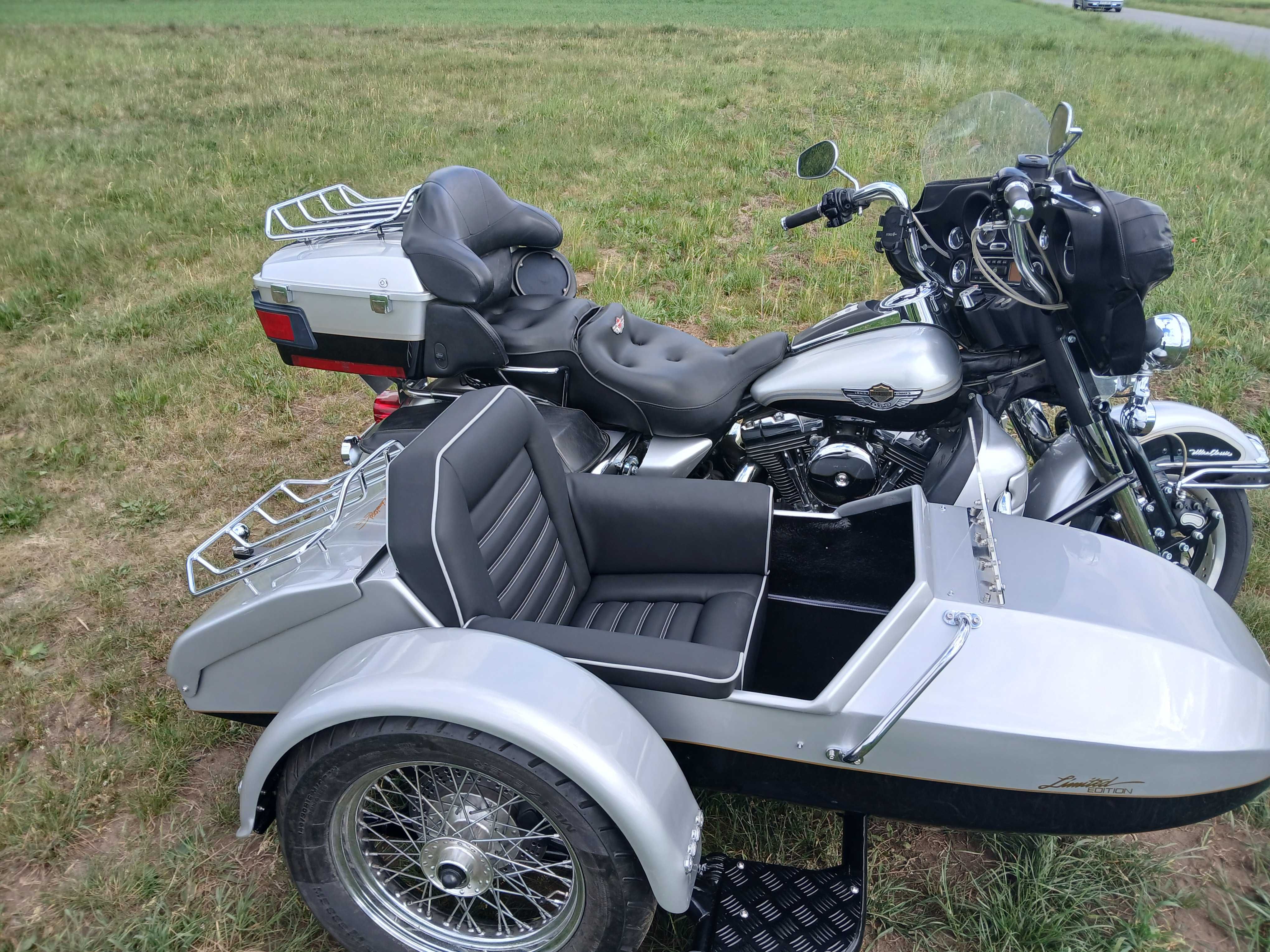 Harley Davidson Electra  z 2003r na 100 lat z koszem, wózkiem, sidecar
