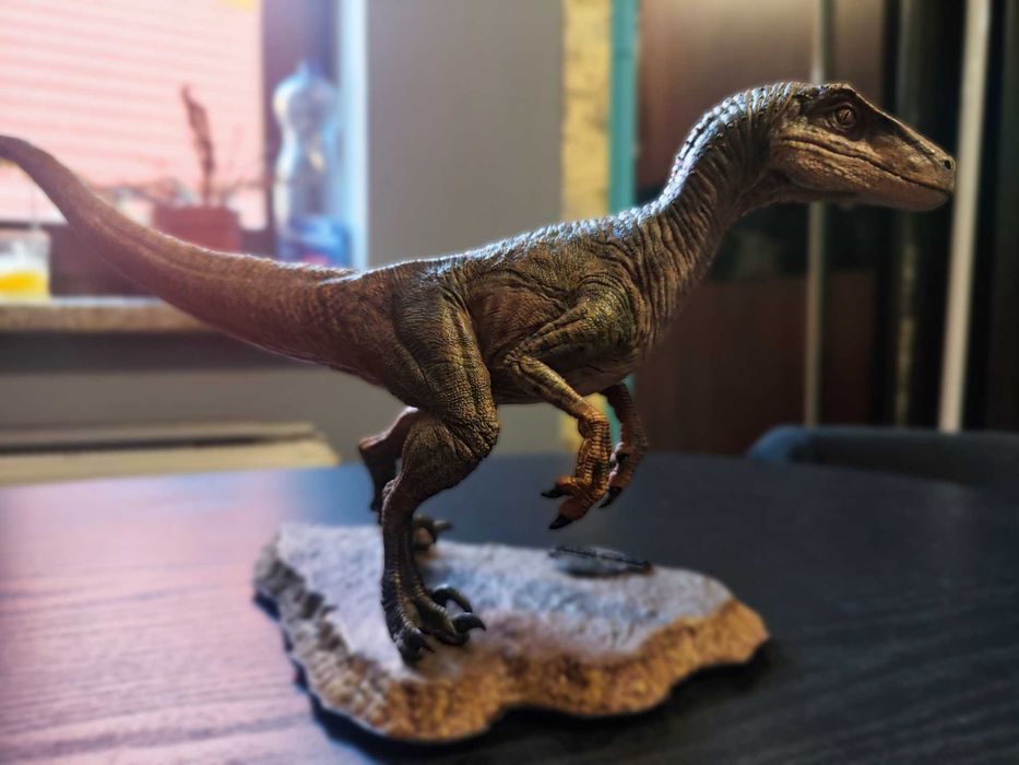 Figurka Velociraptor Echo 1/10 Prime Collectibles 17 cm Jurassic World