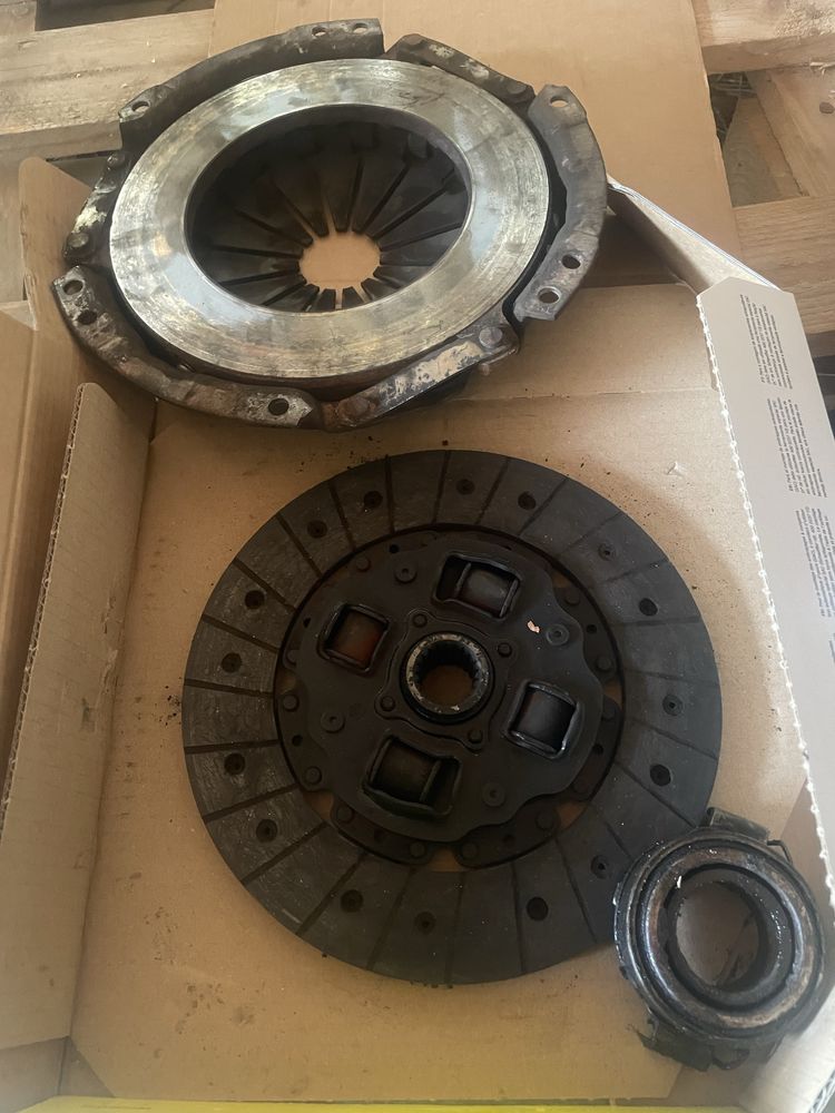 Toyota Avensis T22 Kit embriagem