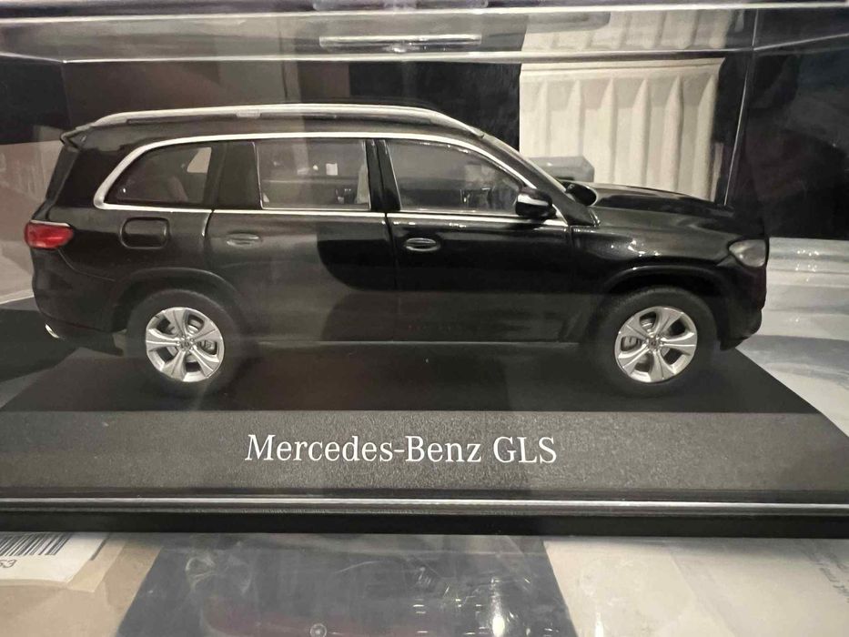 Mercedes-Benz GLS 1:43 Model Dealerski Model Kolekcjonerski