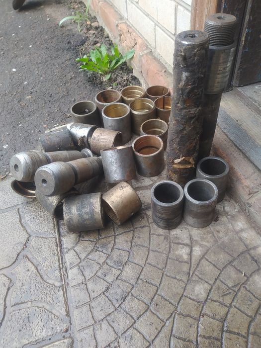 Шкворень рулевой Краз со втулками шкив  разные