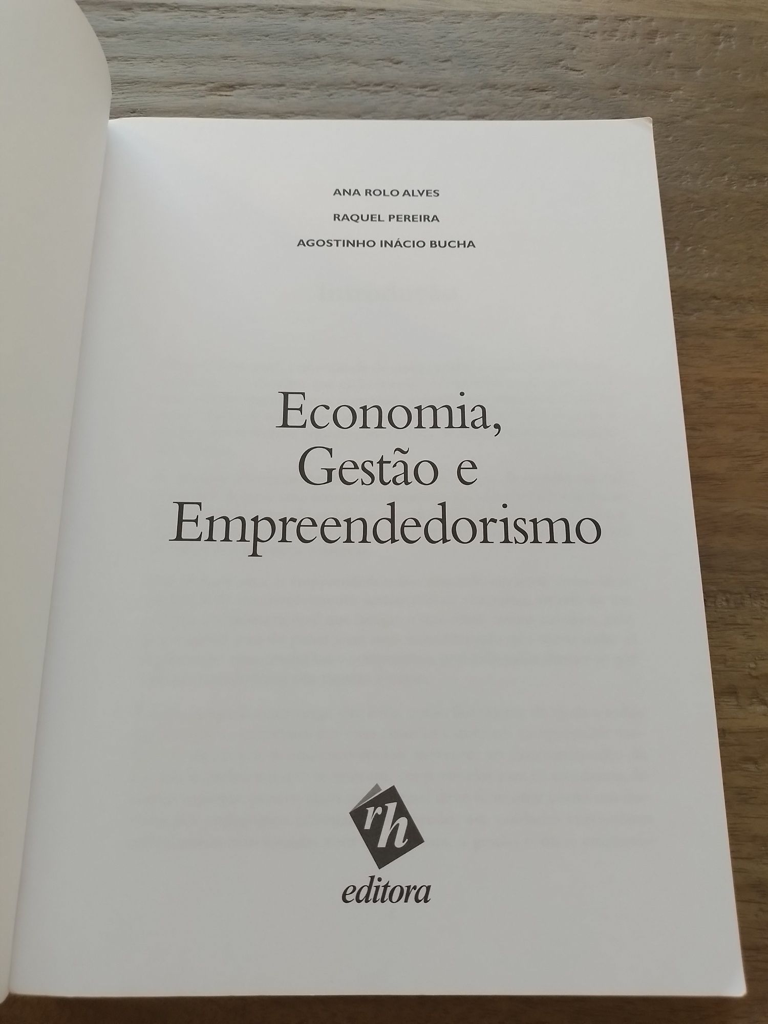 Livro para vários cursos superiores Economia, Gestão e Empreendorismo