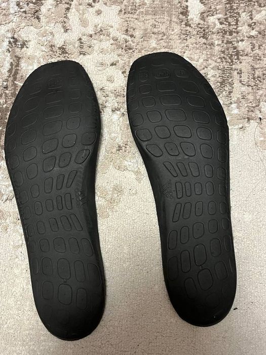 Баскетбольні кросівки adidas issue 2