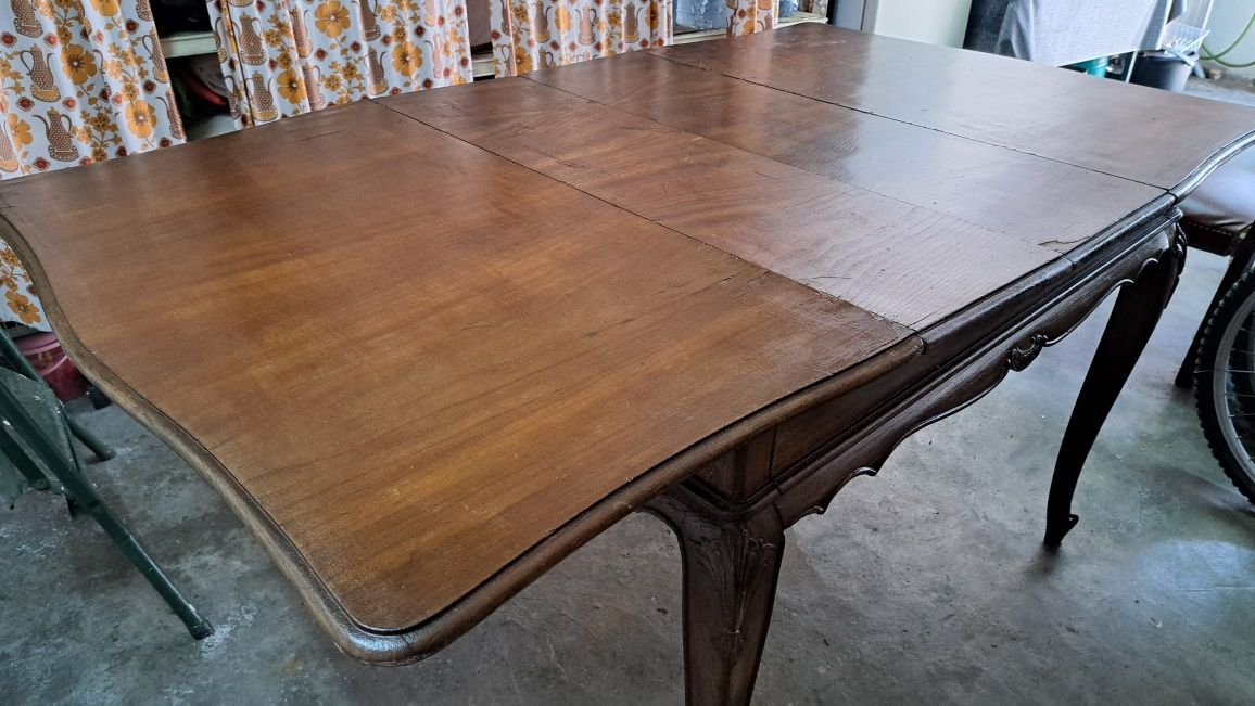 Mesa de jantar extensível