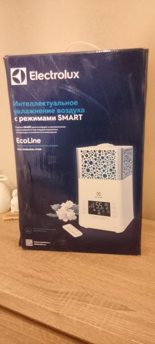 Увлажнитель воздуха Electrolux Ecoline EHU 3710D 3715D