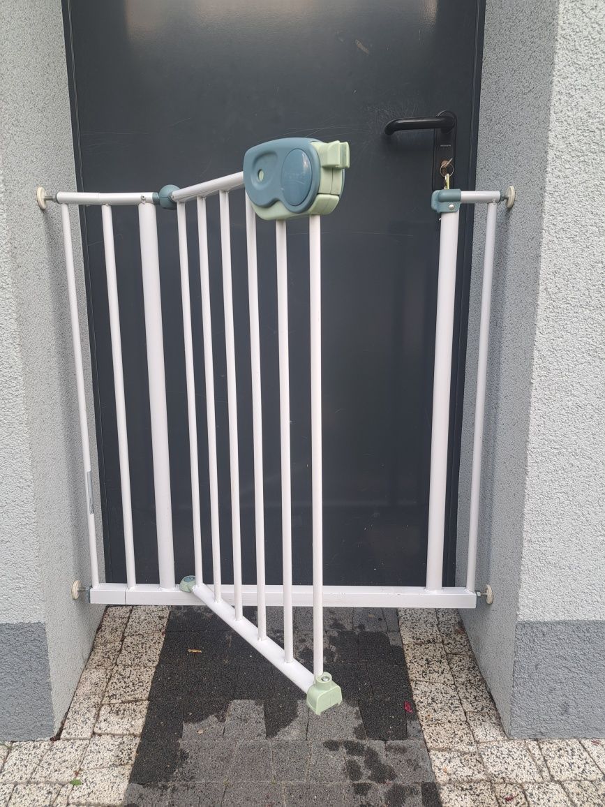 Bramka zabezpieczająca wejście, schody rozporowa