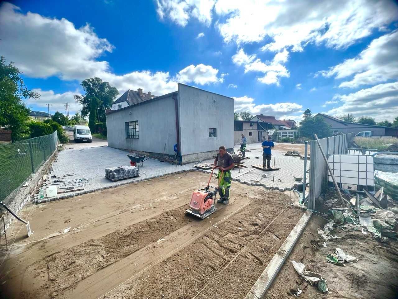 Brukarstwo, prace ziemne i wodno-kanalizacyjne. Precyzja i Solidność!