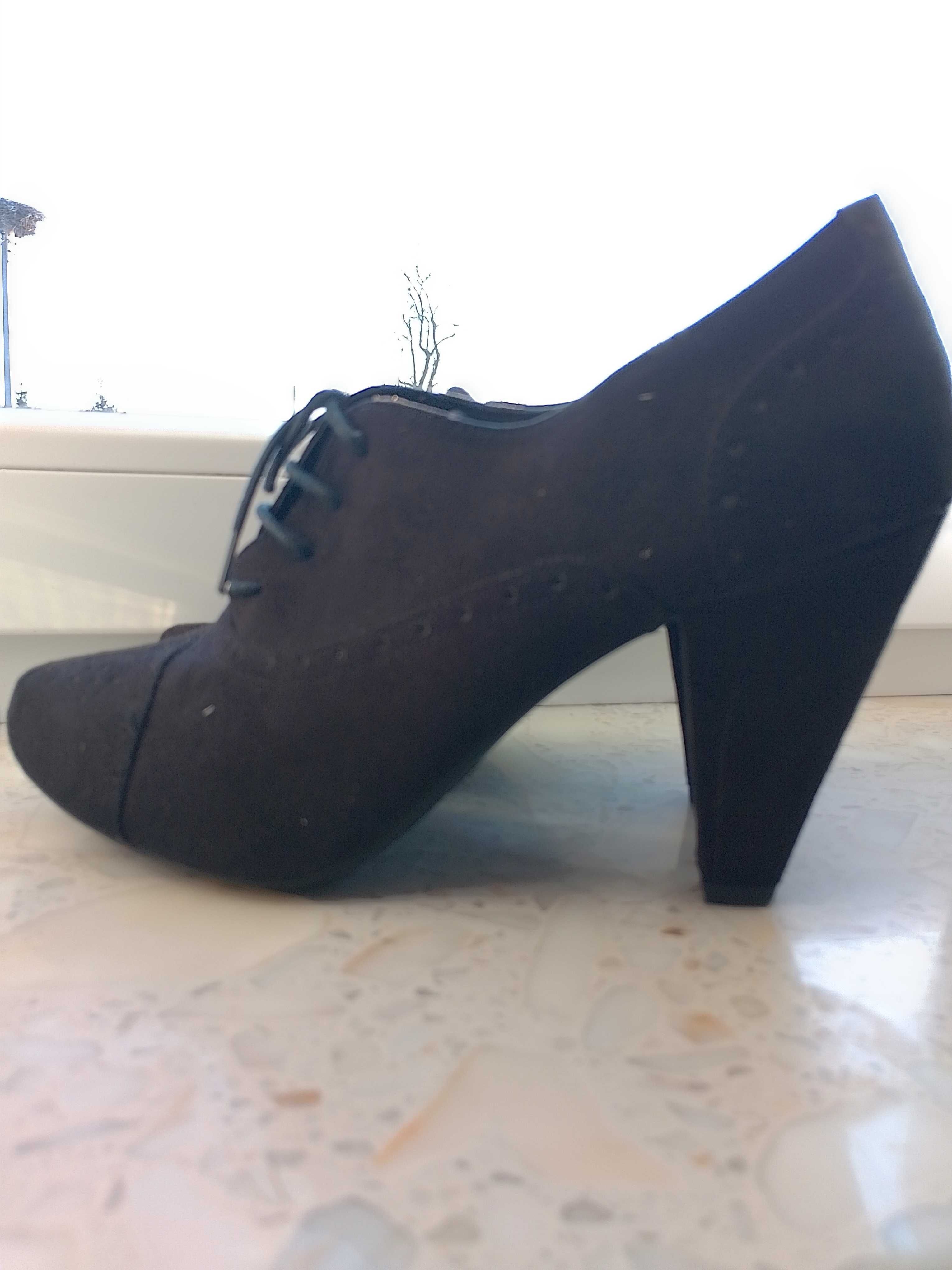 Buty damskie czarne 40