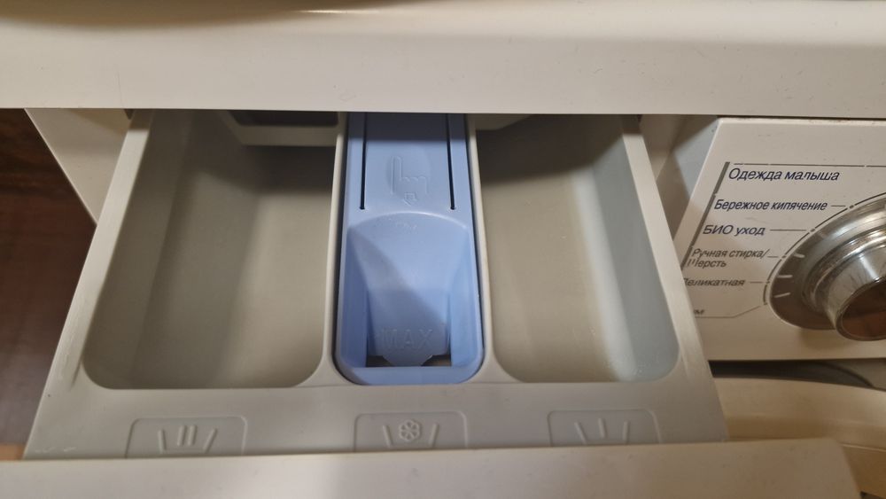 Пральна машина LG вузька
