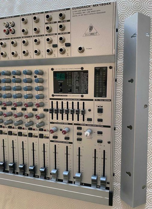 Behringer MX1804X Mixer for Studio or Live Use, with Built-in FX Effects64284612244995124