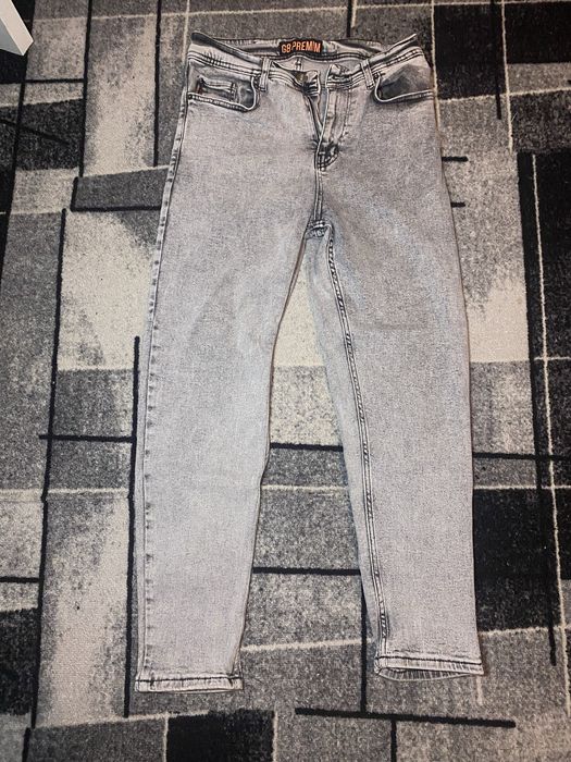 Сірі джинси для повсякденного використання