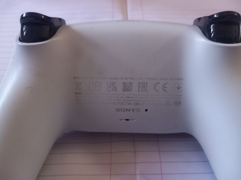 Playstation  5.  ,