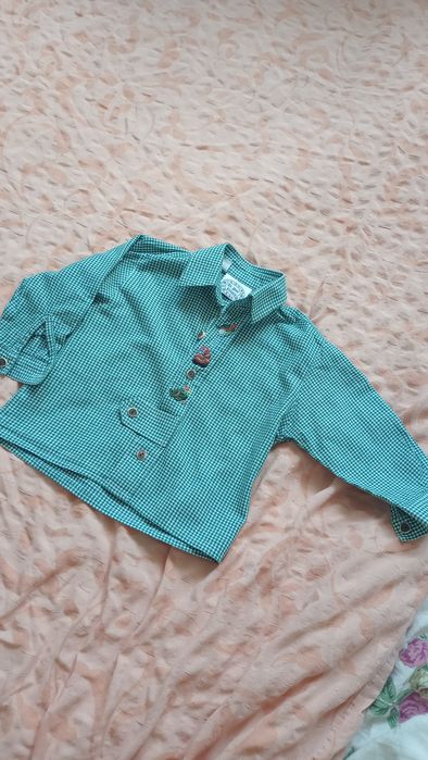 Koszula chłopięca i koszulka 86