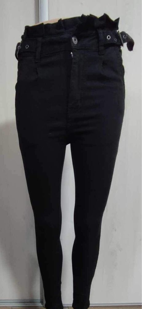 Czarne spodnie jeansowe skinny z wysokim stanem, Laulia, rozmiar S/36.
