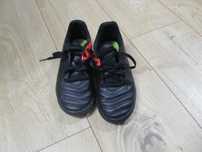 Buty sportowe chłopięce NIKE korki turfy rozm. 33 (20,5 cm)