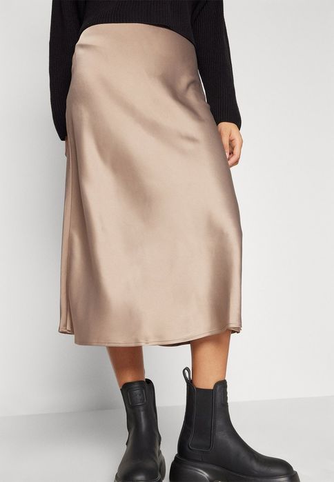 Spódnica trapezowa z satyny Yas XL