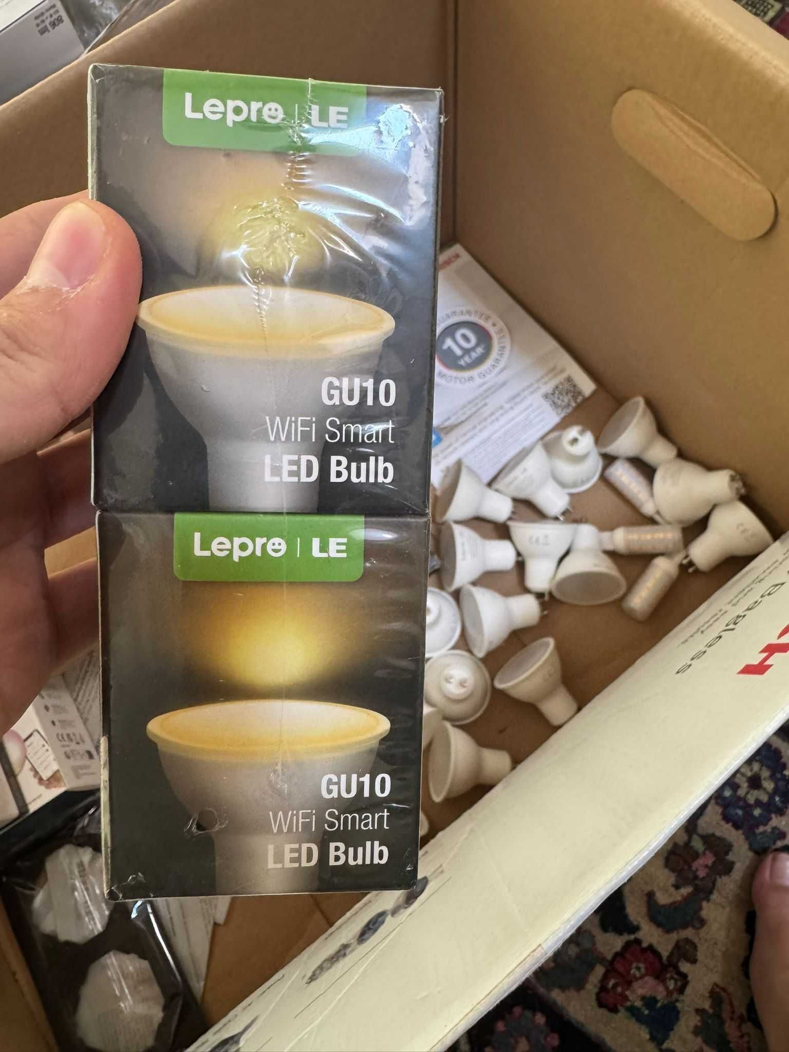 Stock de Lâmpadas Inteligentes WIFI - novo. nunca usado