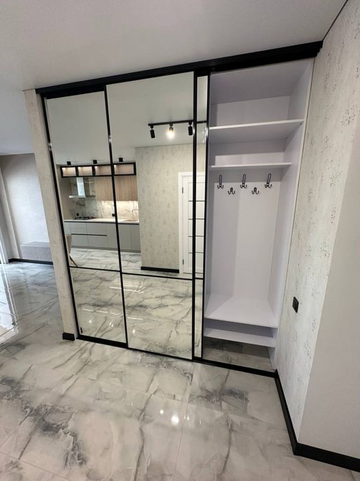 Продам 2 ком Центр Голливуд ЖК Лесной Сертификат