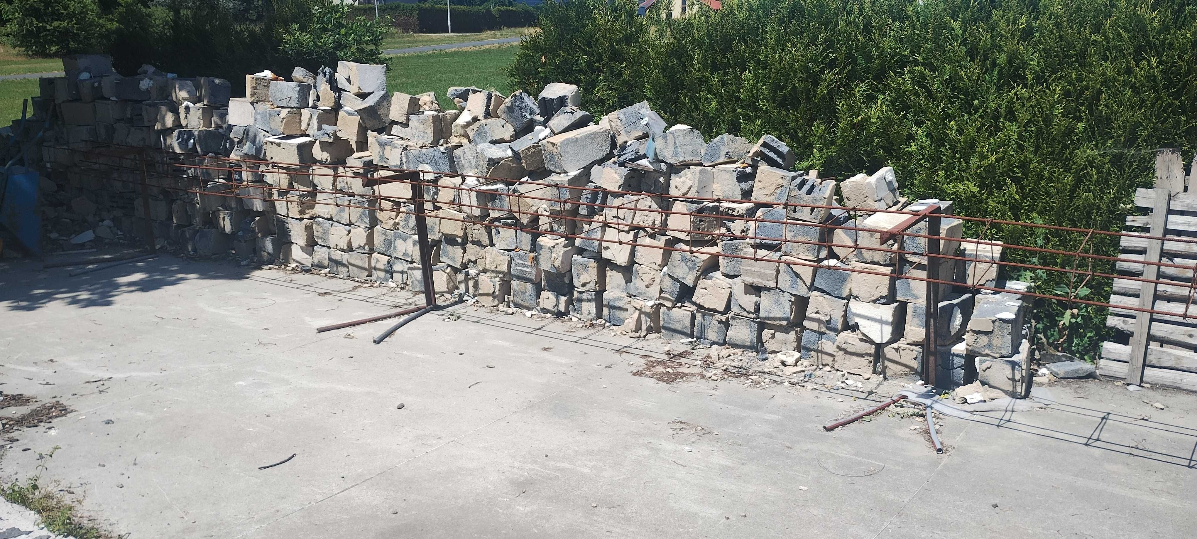 Gruz po pustakach 15m3