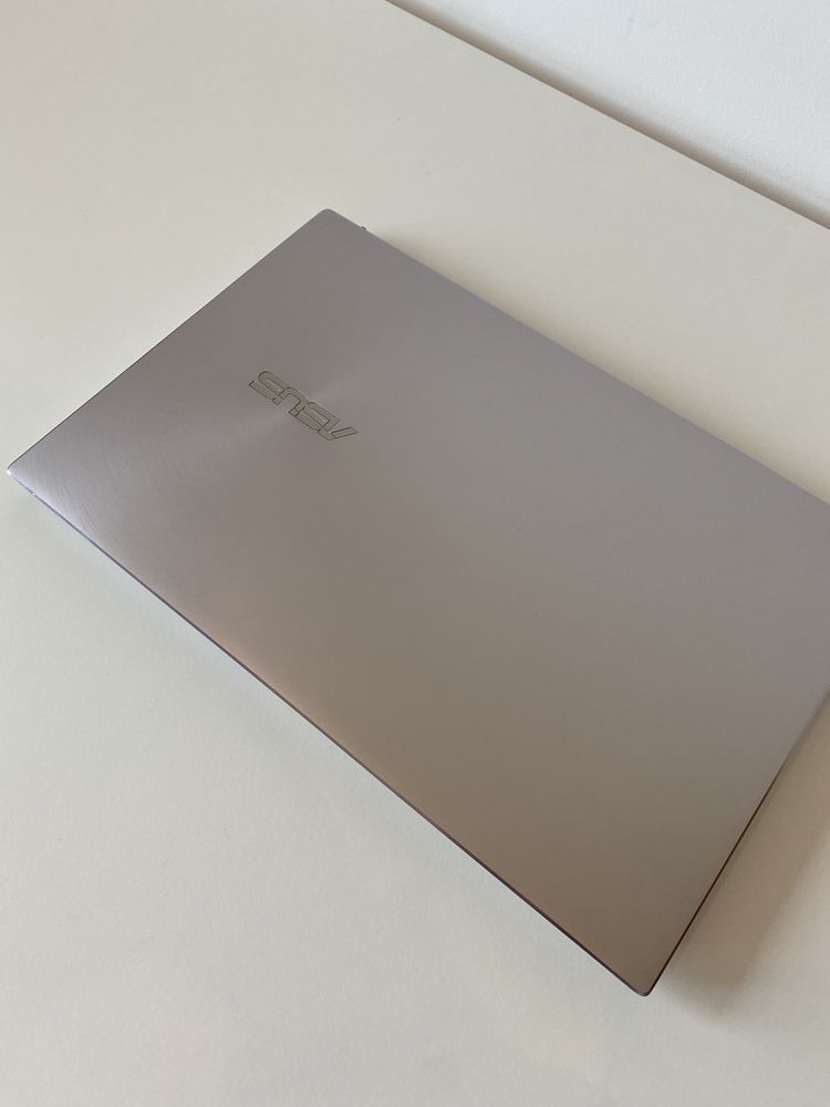 Asus ZenBook 14 UM425IA