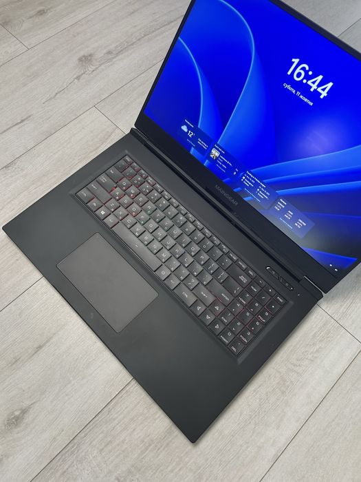 Ігровий ноутбук Maingear — i7 10875Н+ RTX 2070 8G  + 144Hz