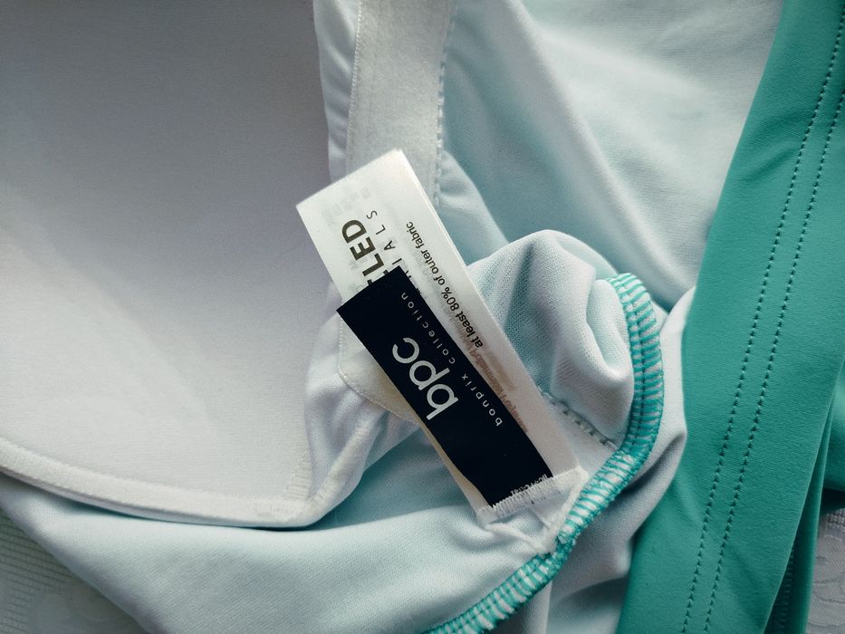 Miętowy strój kąpielowy modelujący 44..