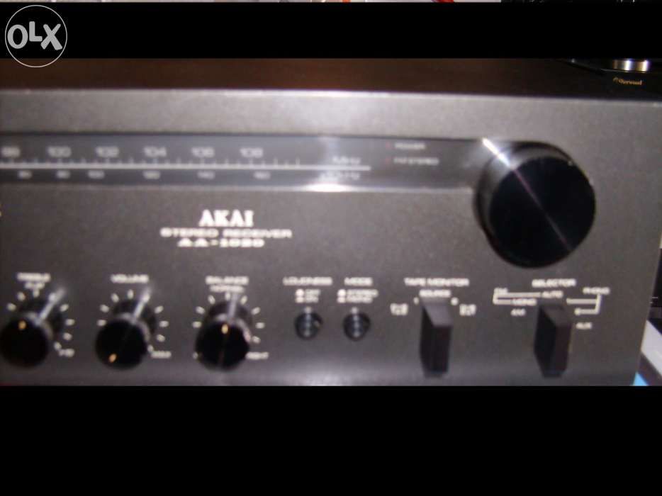 Receiver Akai 1020