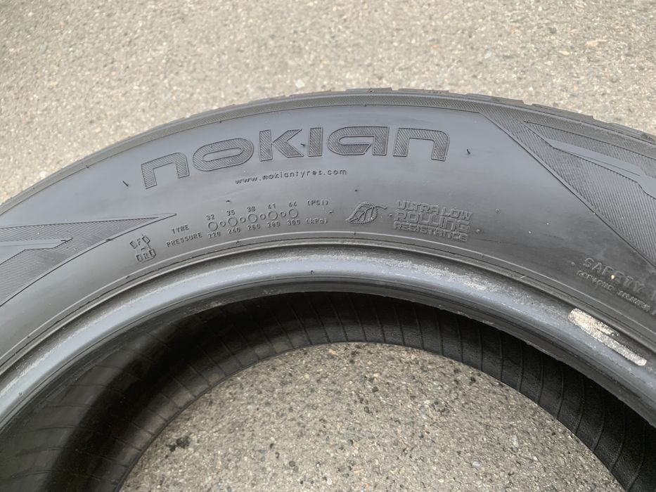 Шини Nokian Hakkapeliitta R2 235/55 R17 пара