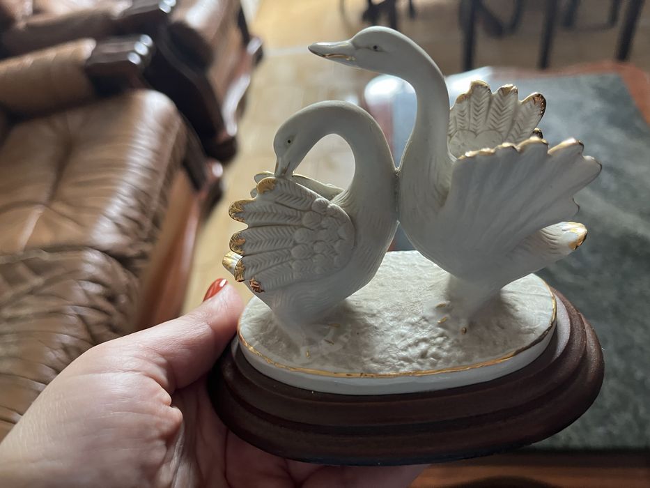 Estatuetas em marfinite