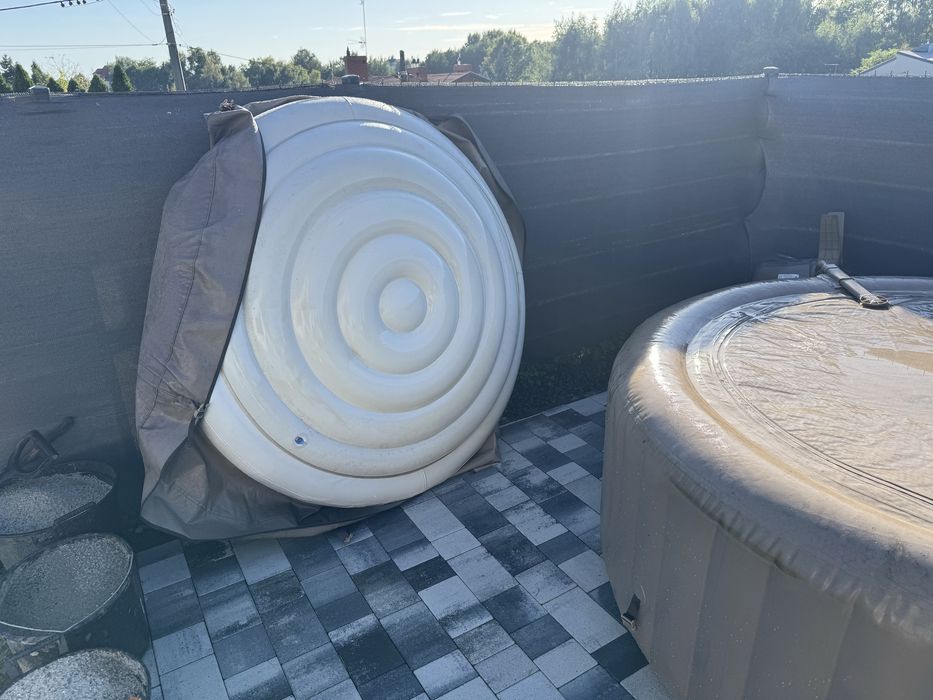 Jaquzzi dmuchane intex