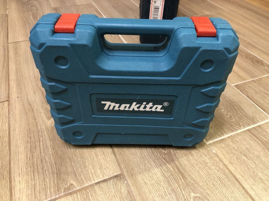 Продам Акумуляторний Шуруповерт Makita