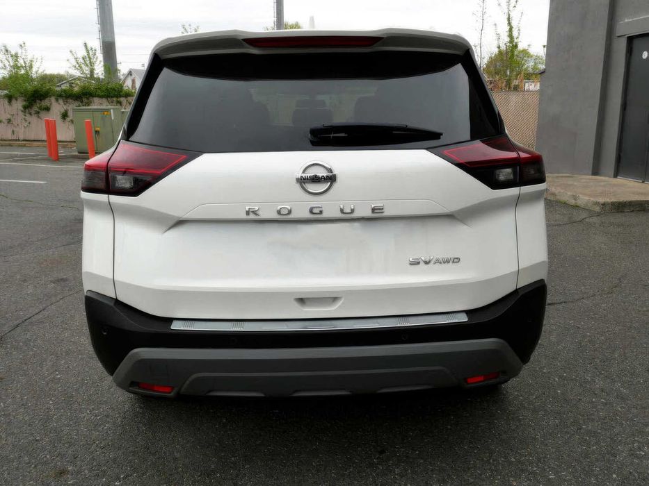 Nissan Rogue SV      2021