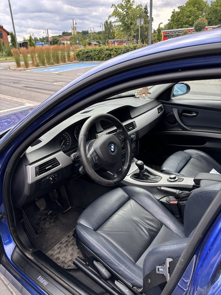 Sprzedam Niebieskie Bmw e90