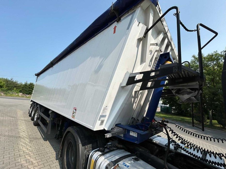 Wynajem naczep wywrotek