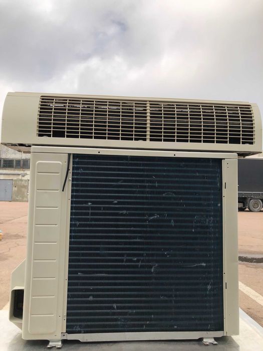 Кондиционер настенный инвертор Daikin FTXS71FV1B б/у до 80 м2 монтаж